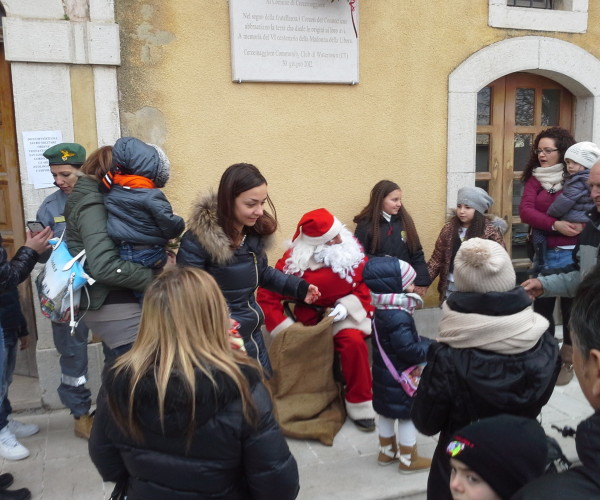 21 dicembre 2014,Un dono per un sorriso ai bambini di Cercemaggiore