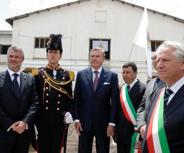 17 maggio 2014: cerimonia intitolazione della Piazza di Torcino a S.M. Francesco II di Borbone