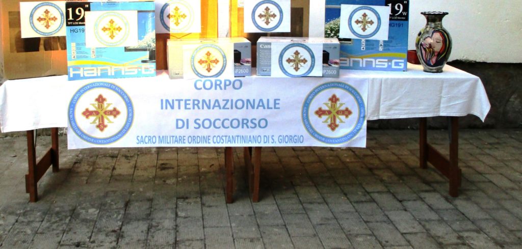 25 giugno, donazione all’Associazione “Humus” di Salerno.