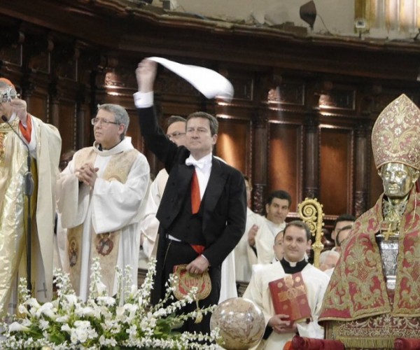 3 maggio 2014: liquefazione del sangue di San Gennaro